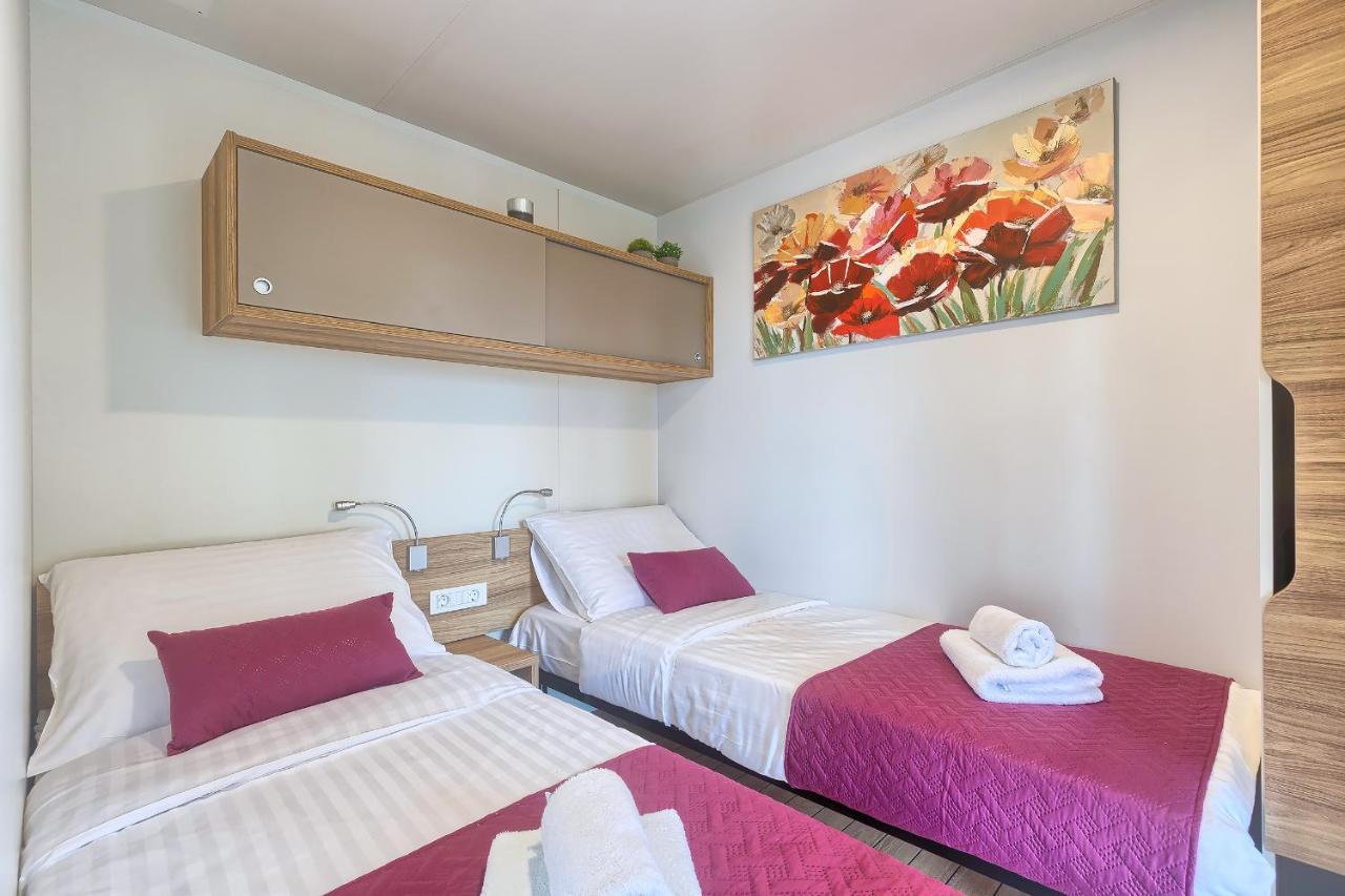 Total Escape Mobile Home Nera Camp Porton Biondi Rovinj Exteriér fotografie