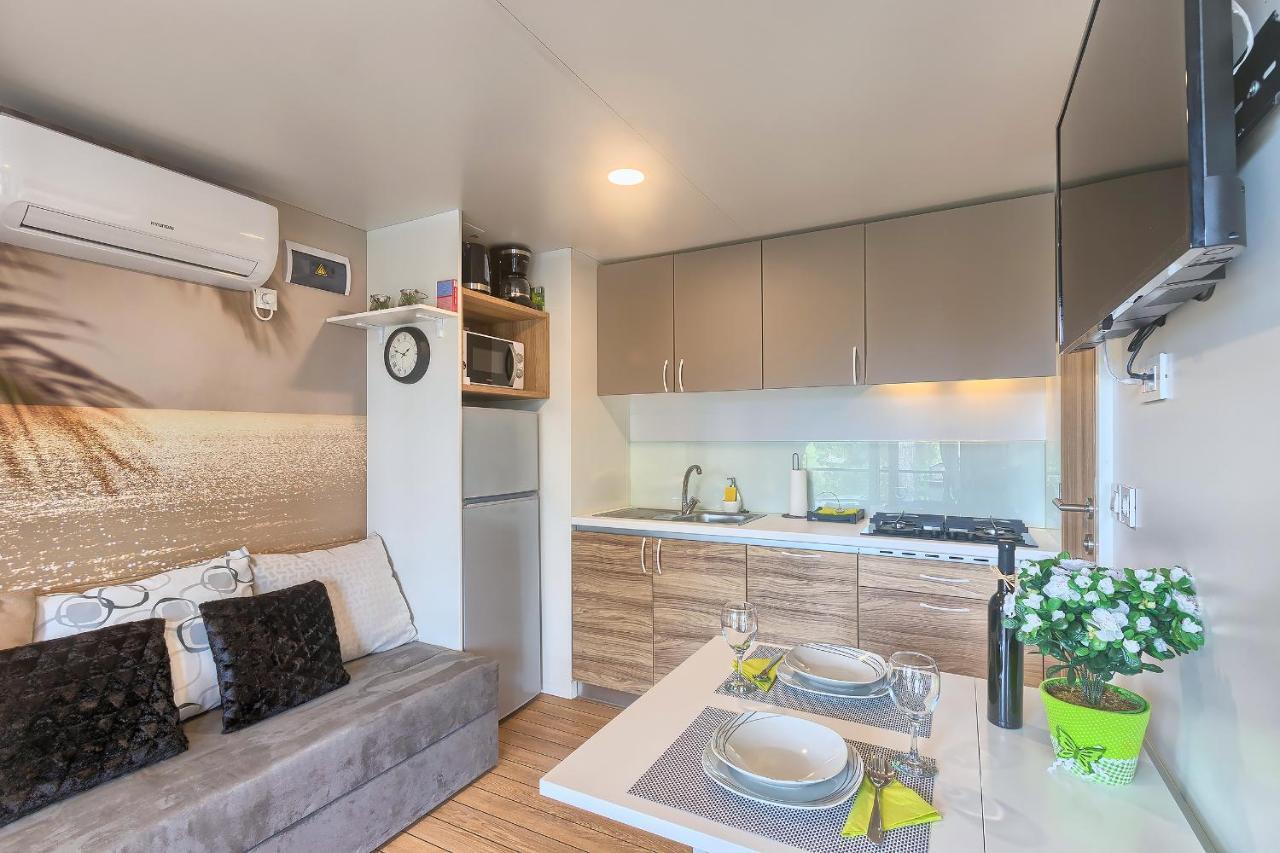 Total Escape Mobile Home Nera Camp Porton Biondi Rovinj Exteriér fotografie