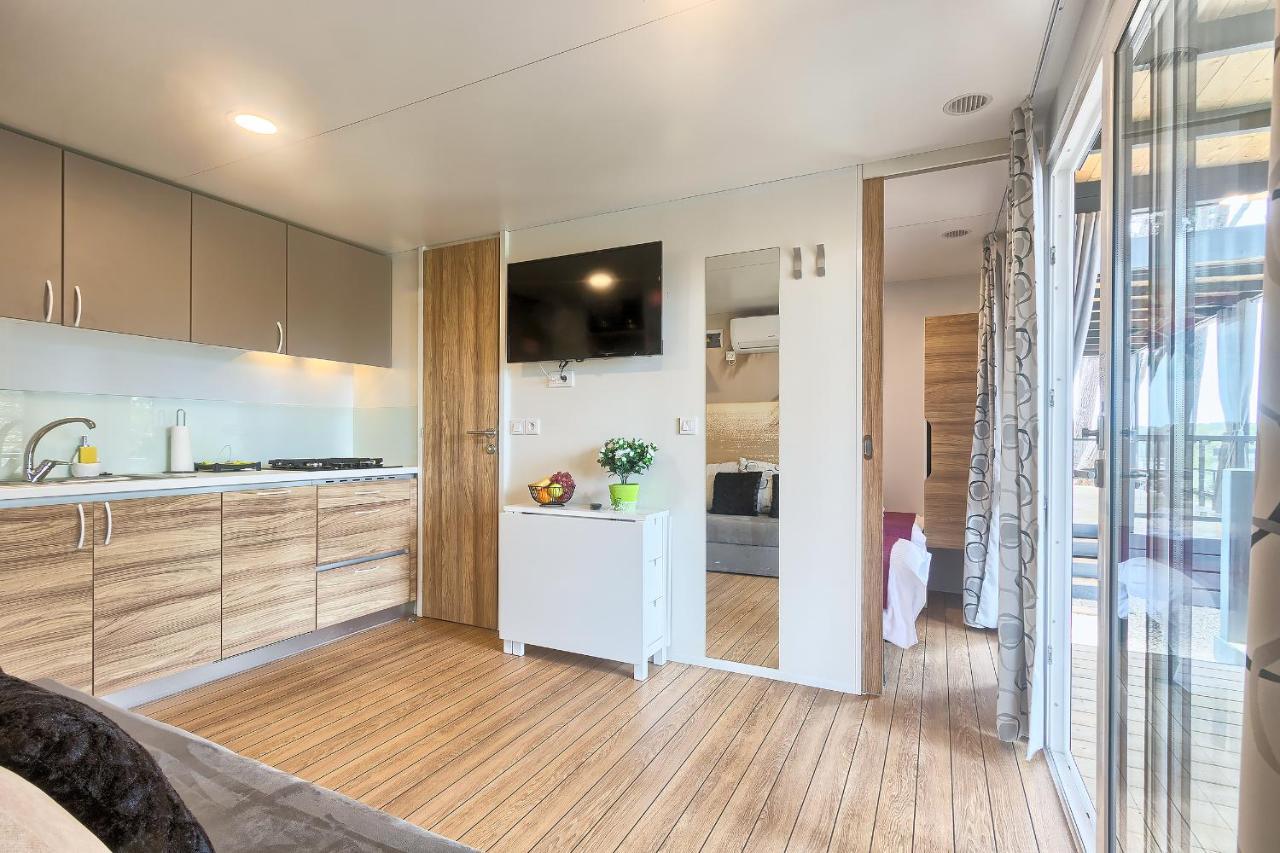 Total Escape Mobile Home Nera Camp Porton Biondi Rovinj Exteriér fotografie
